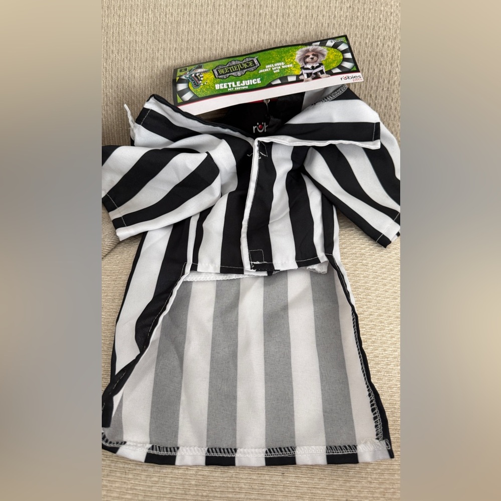 Rubie's Beetlejuice Costume with Wig for dogs